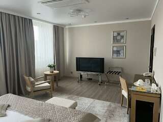 Гостиница Персона Челябинск Номер люкс улучшенный (с завтраком)-4