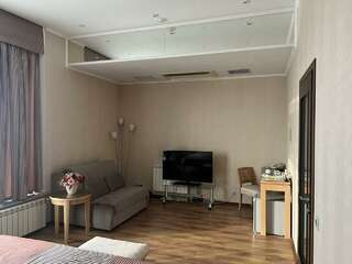 Гостиница Персона Челябинск Номер люкс с 1 двуспальной кроватью (с завтраком)-5